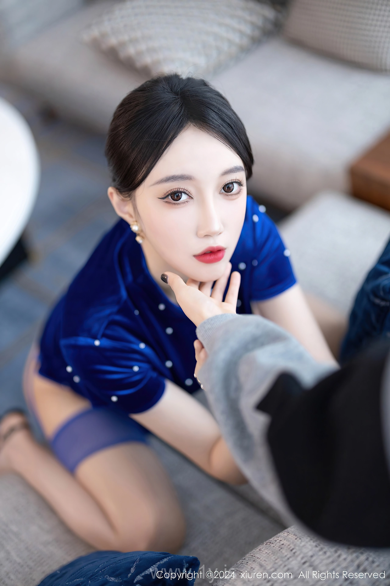 XIUREN(秀人网) No.8298 Good-looking & Breathtaking Chinese Cougar 玥儿玥