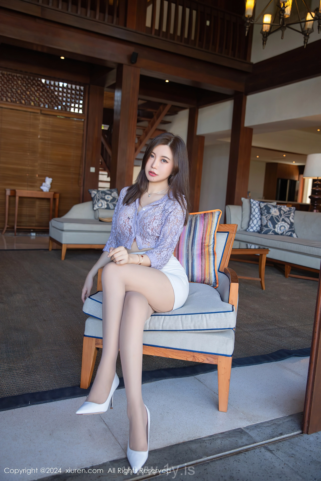 XIUREN(秀人网) No.8299 Good-looking & Good-looking Chinese Chick 绮里嘉ula