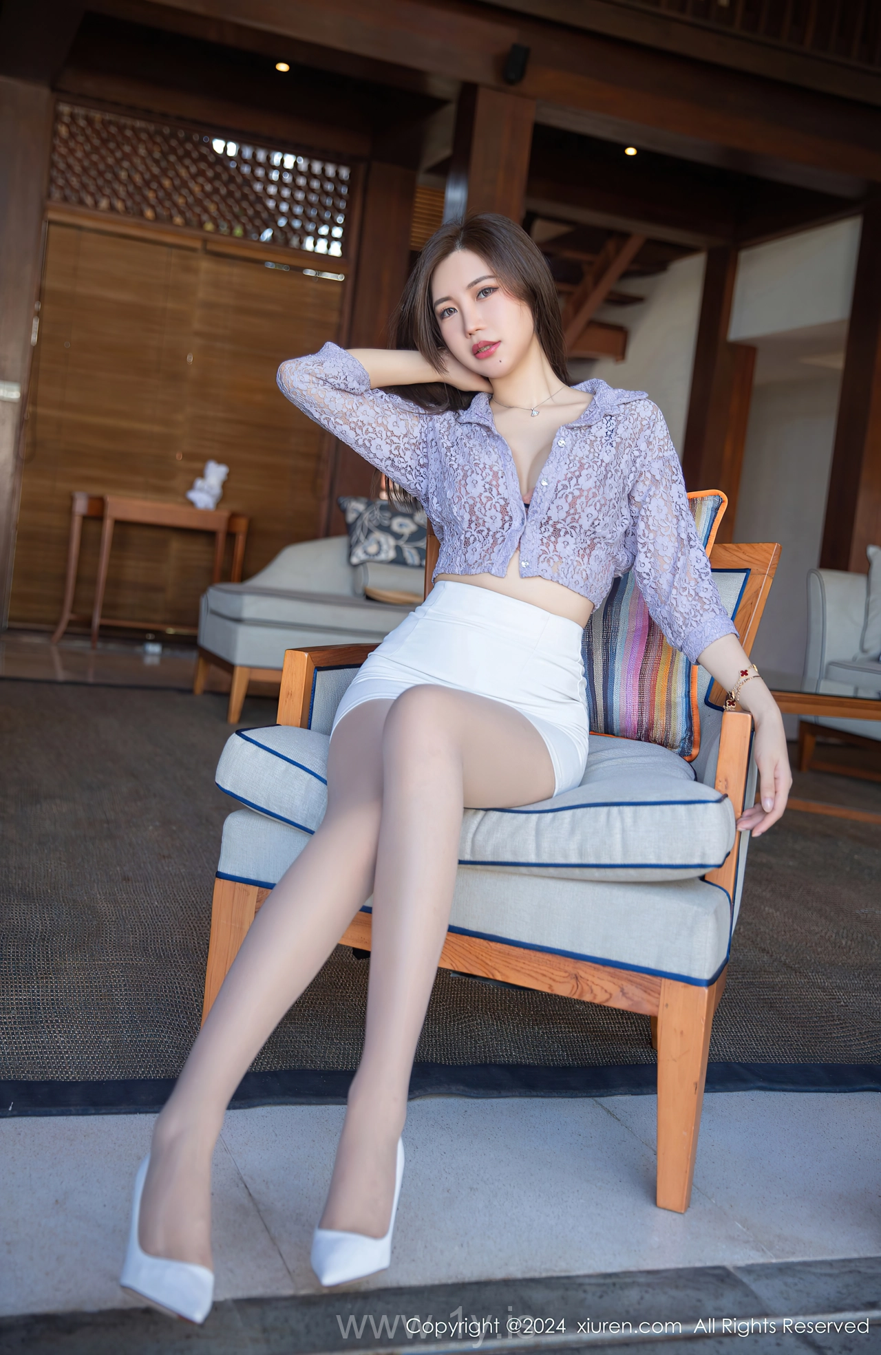 XIUREN(秀人网) No.8299 Good-looking & Good-looking Chinese Chick 绮里嘉ula