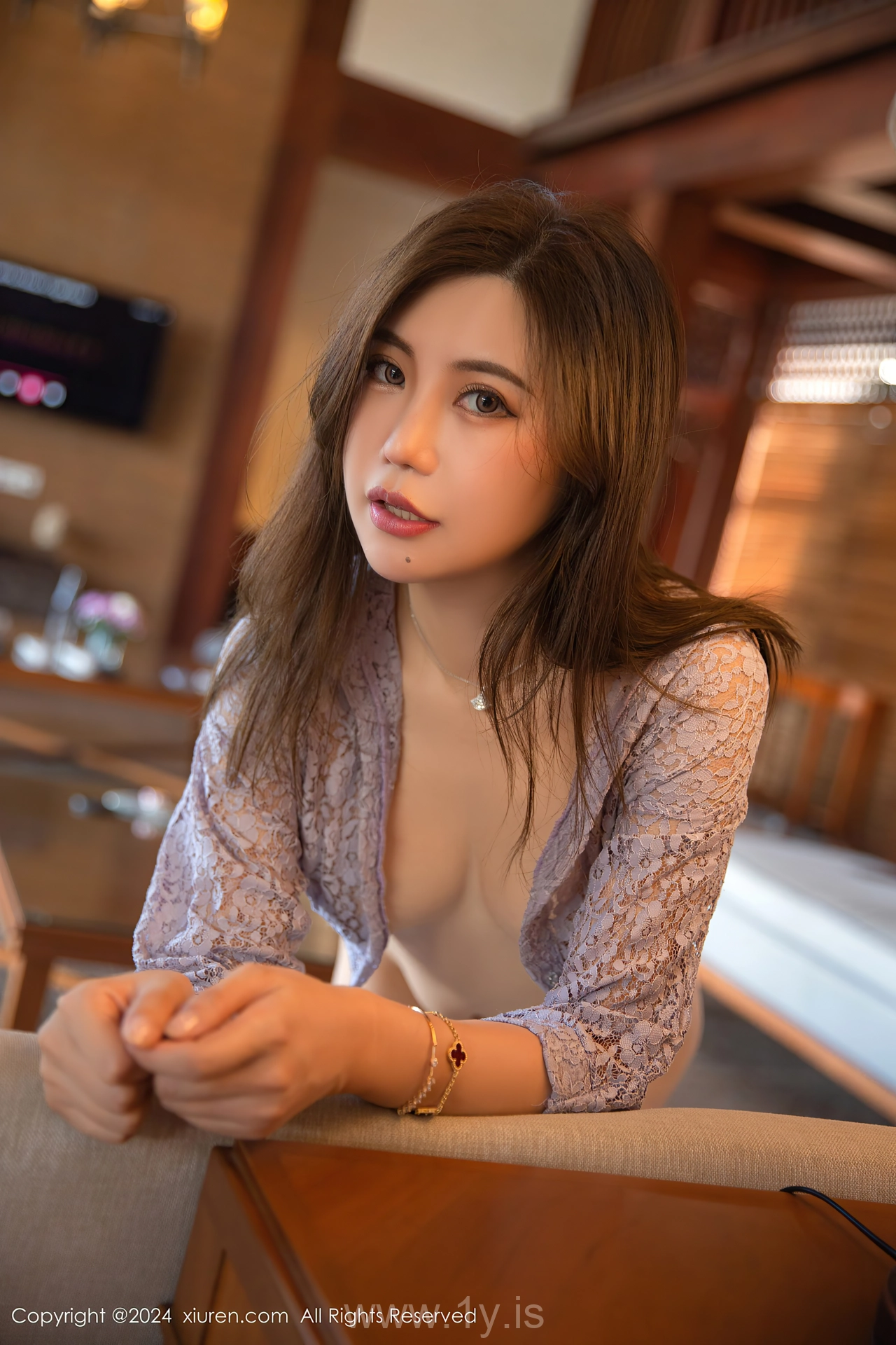 XIUREN(秀人网) No.8299 Good-looking & Good-looking Chinese Chick 绮里嘉ula