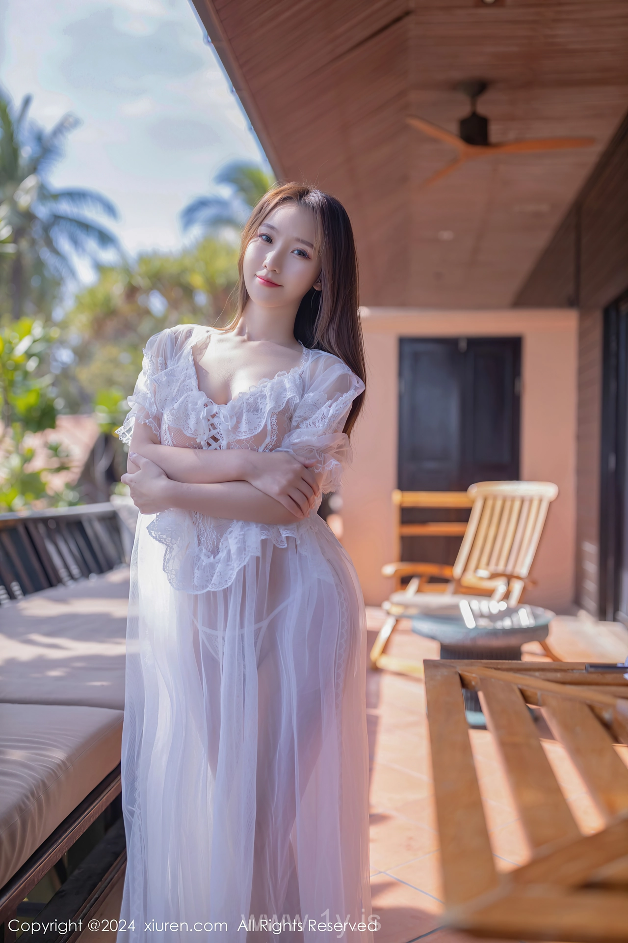 XIUREN(秀人网) No.8302 Gorgeous Chinese Cougar 杏子Yada