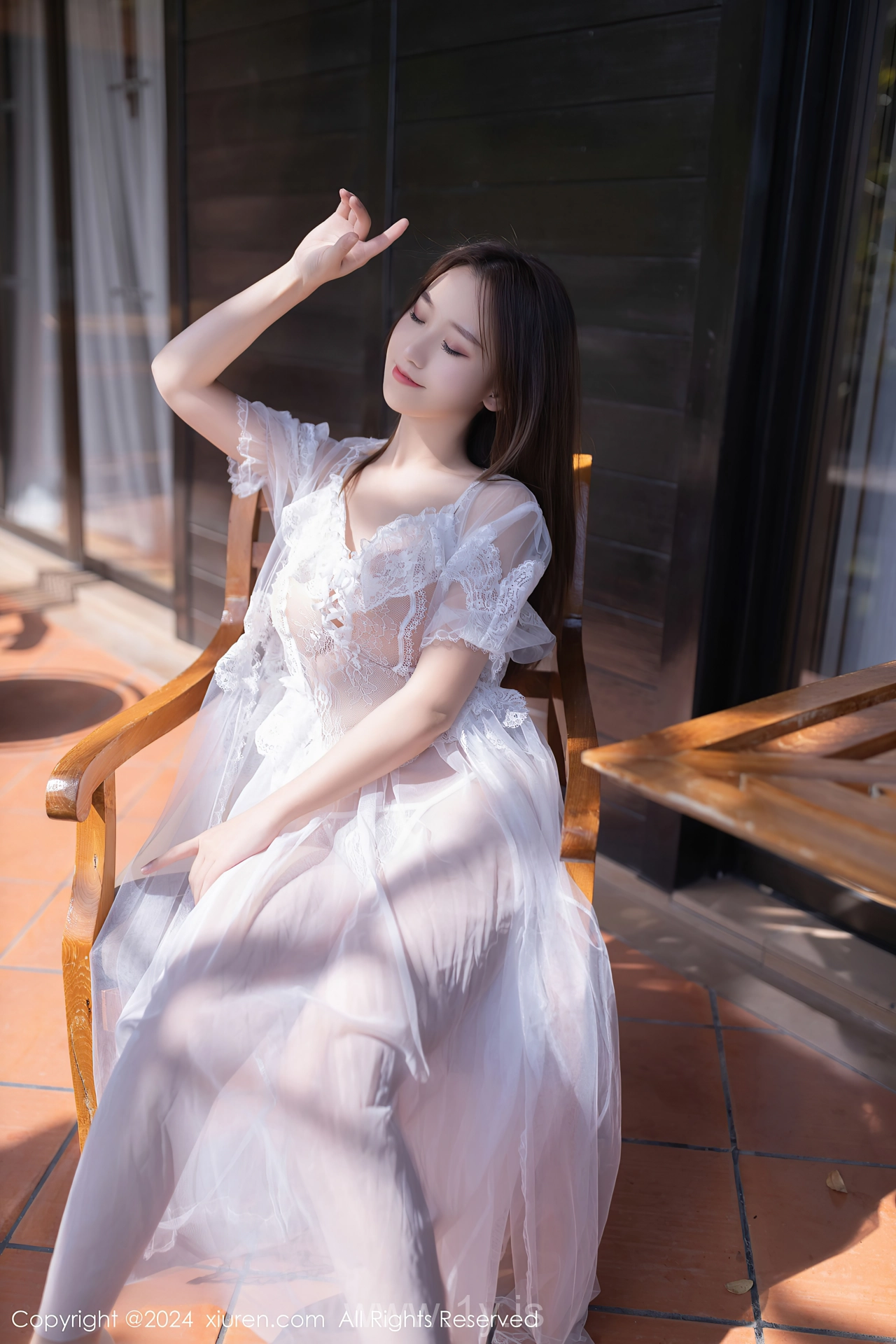 XIUREN(秀人网) No.8302 Gorgeous Chinese Cougar 杏子Yada