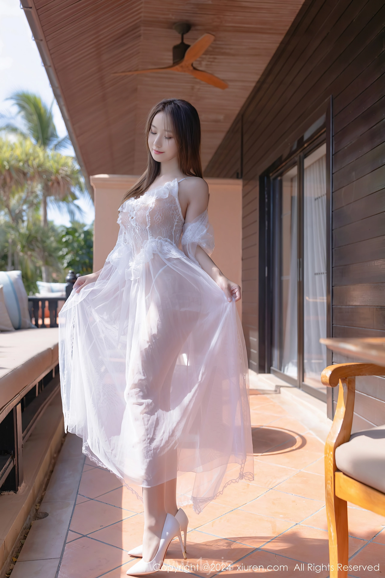 XIUREN(秀人网) No.8302 Gorgeous Chinese Cougar 杏子Yada