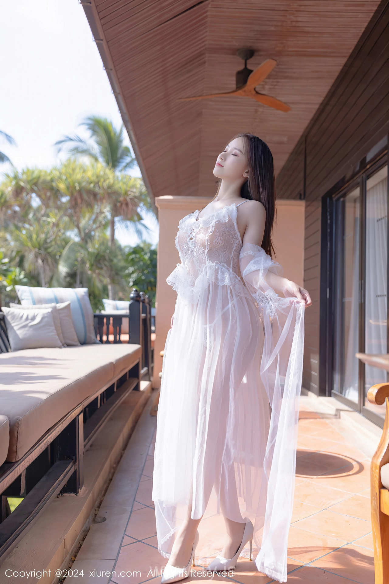 XIUREN(秀人网) No.8302 Gorgeous Chinese Cougar 杏子Yada