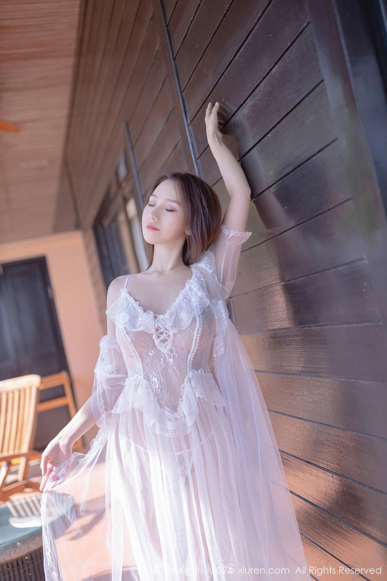 XIUREN(秀人网) No.8302 Gorgeous Chinese Cougar 杏子Yada