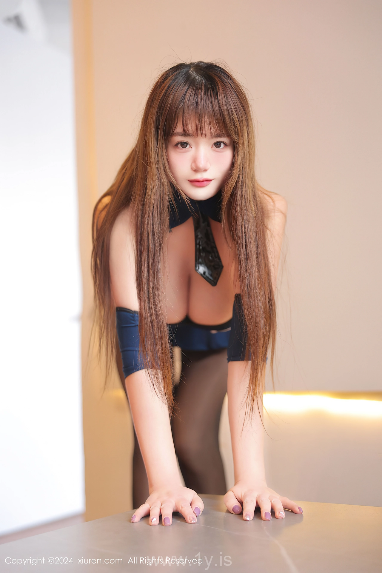 XIUREN(秀人网) No.8304 Extraordinary Asian Cougar 陈柒柒