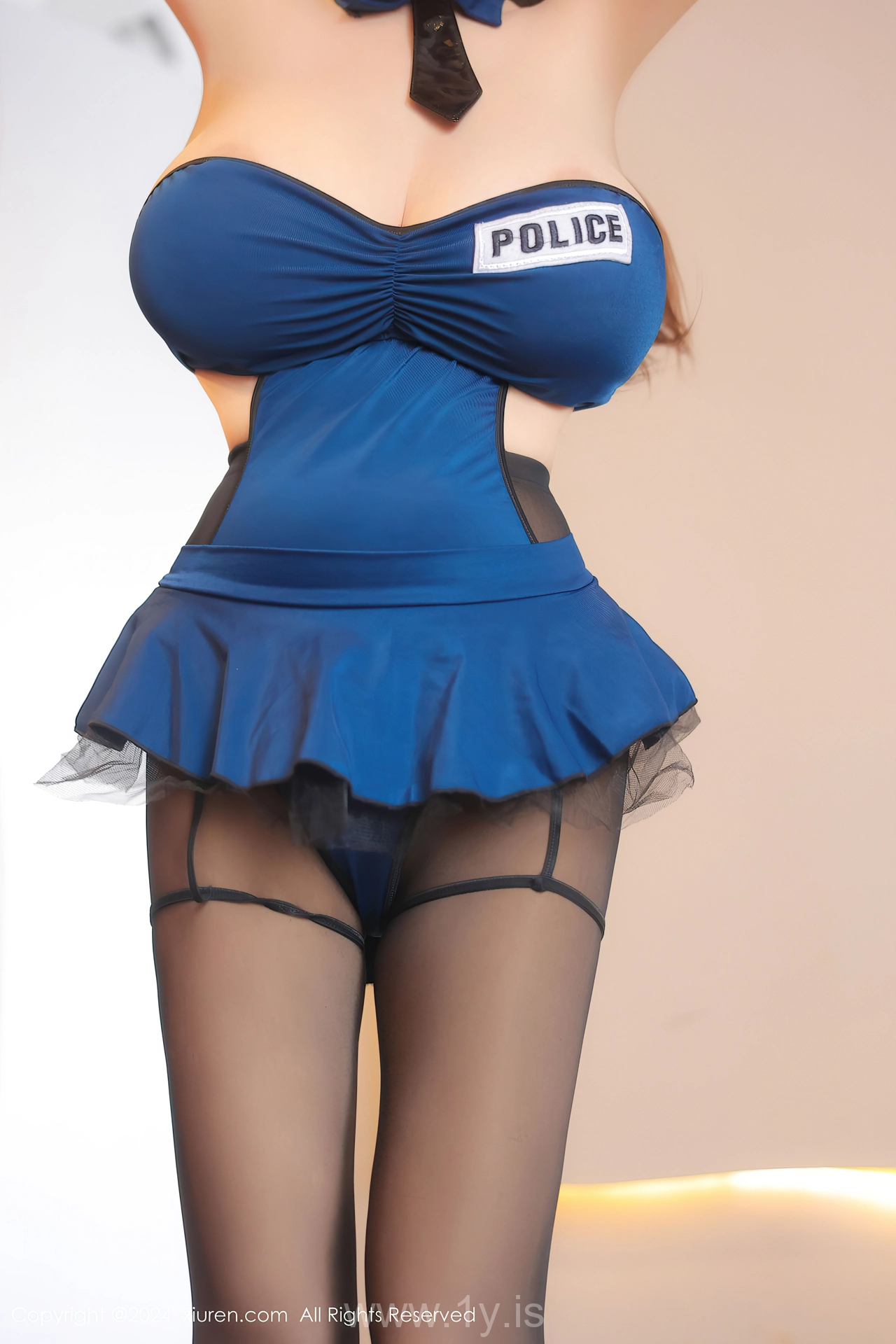 XIUREN(秀人网) No.8304 Extraordinary Asian Cougar 陈柒柒