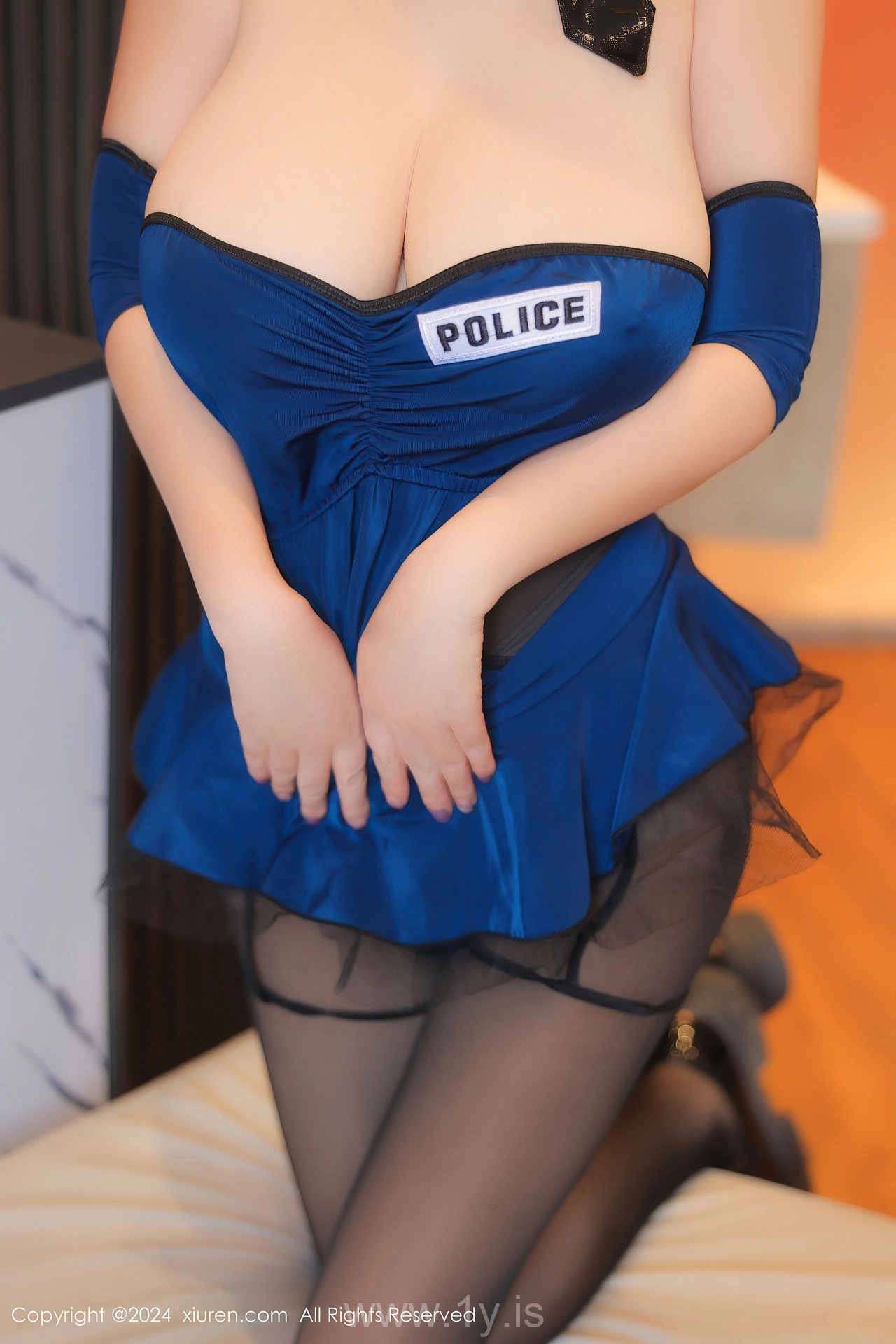 XIUREN(秀人网) No.8304 Extraordinary Asian Cougar 陈柒柒