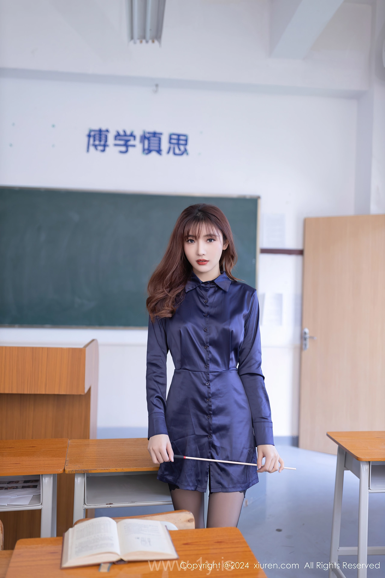 XIUREN(秀人网) No.8309 Classy & Sparkling Chinese Cutie 陆萱萱