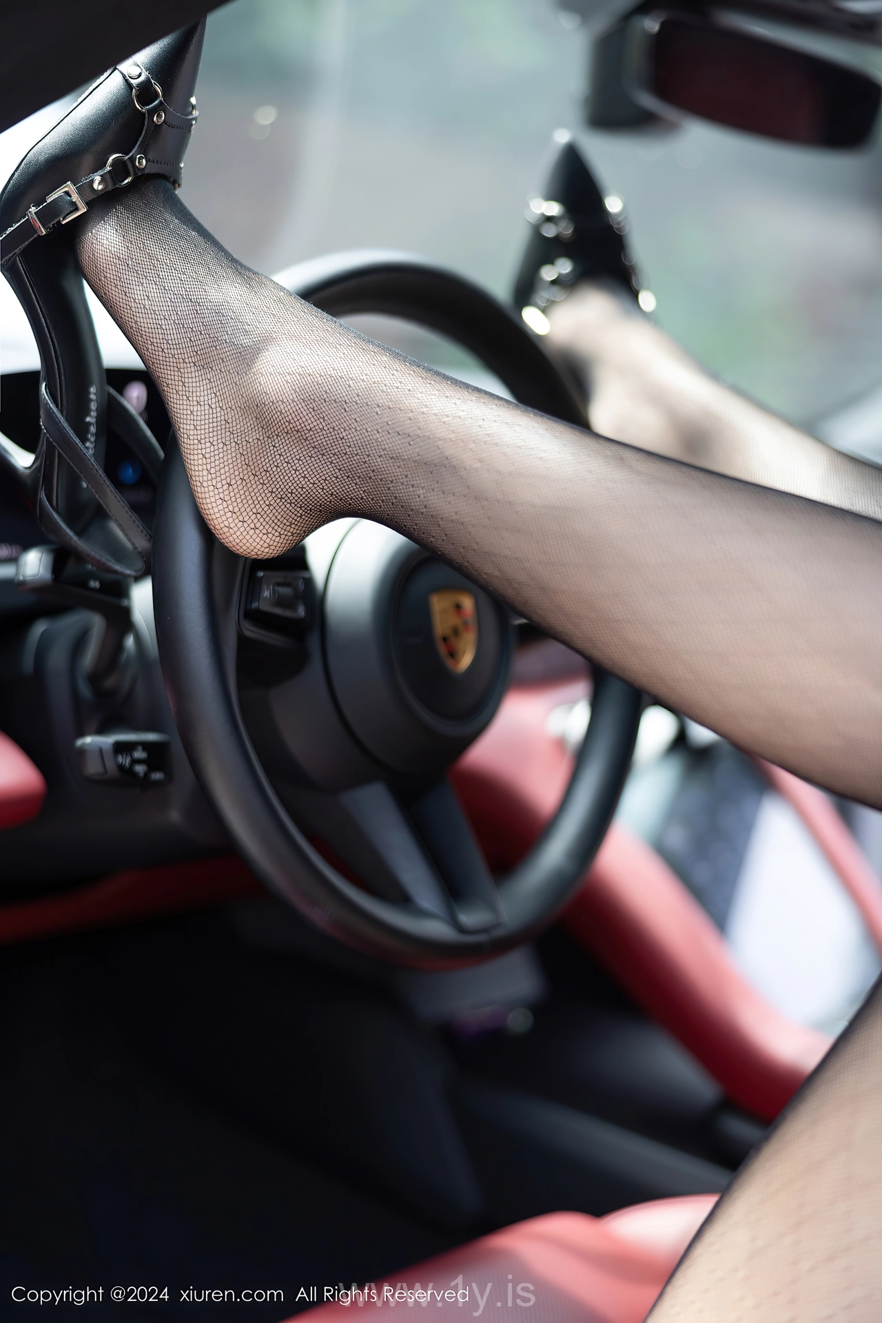 XIUREN(秀人网) No.8314 Beautiful & Slender Chinese Hottie 王馨瑶yanni