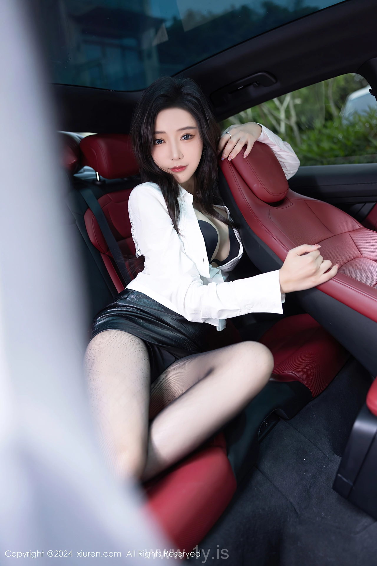 XIUREN(秀人网) No.8314 Beautiful & Slender Chinese Hottie 王馨瑶yanni