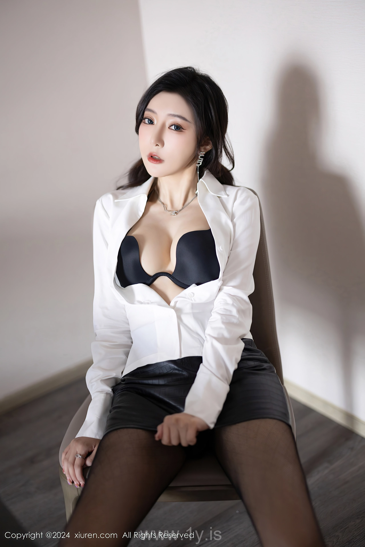 XIUREN(秀人网) No.8314 Beautiful & Slender Chinese Hottie 王馨瑶yanni