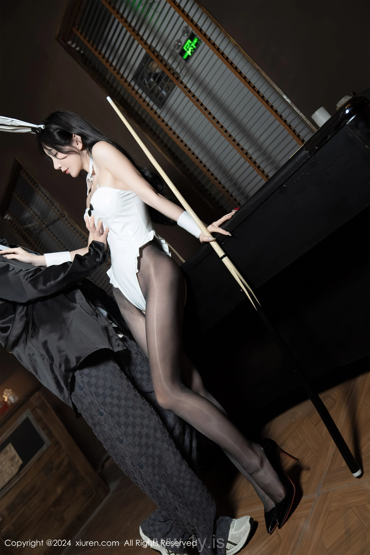 XIUREN(秀人网) No.8318 Dazzling Chinese Beauty Queen 周于希Sally