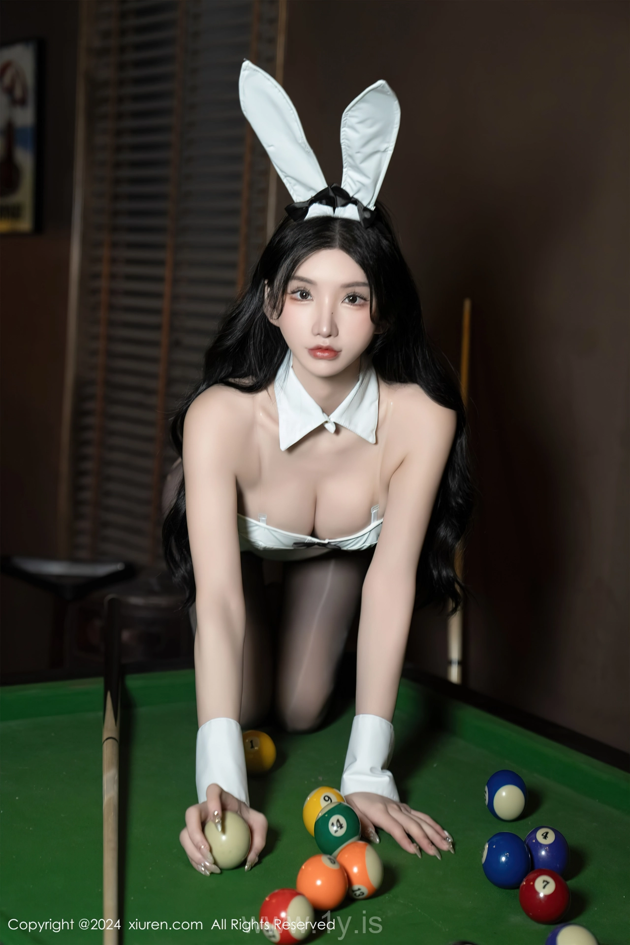 XIUREN(秀人网) No.8318 Dazzling Chinese Beauty Queen 周于希Sally