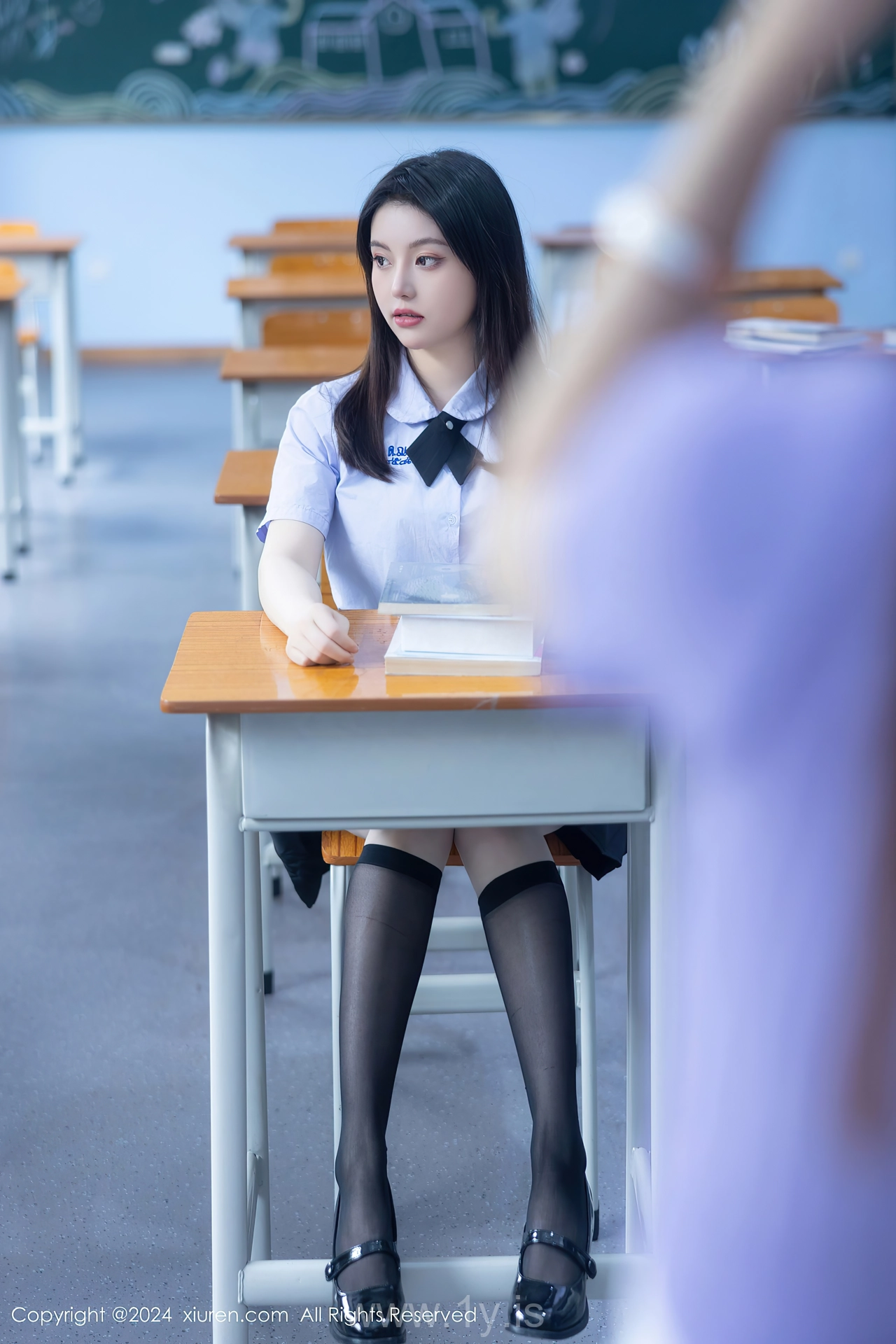 XIUREN(秀人网) No.8319 Tempting Chinese Jewel 豆瓣酱模特合集