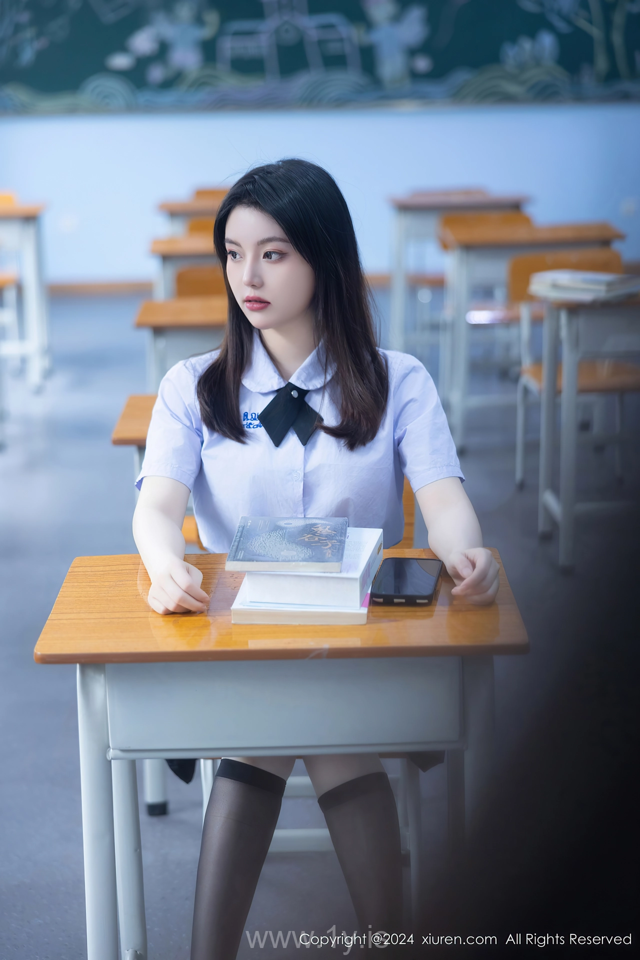 XIUREN(秀人网) No.8319 Tempting Chinese Jewel 豆瓣酱模特合集