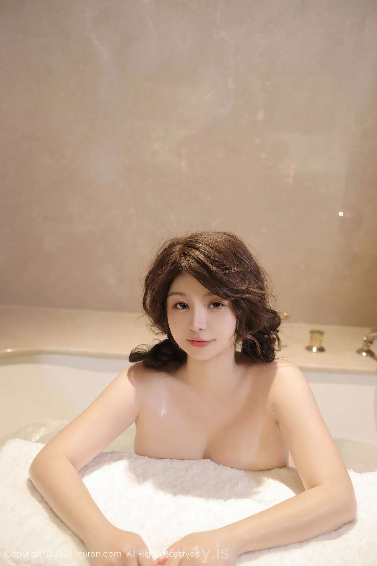 XIUREN(秀人网) No.8323 Ravishing Asian Nymph 沈思怡