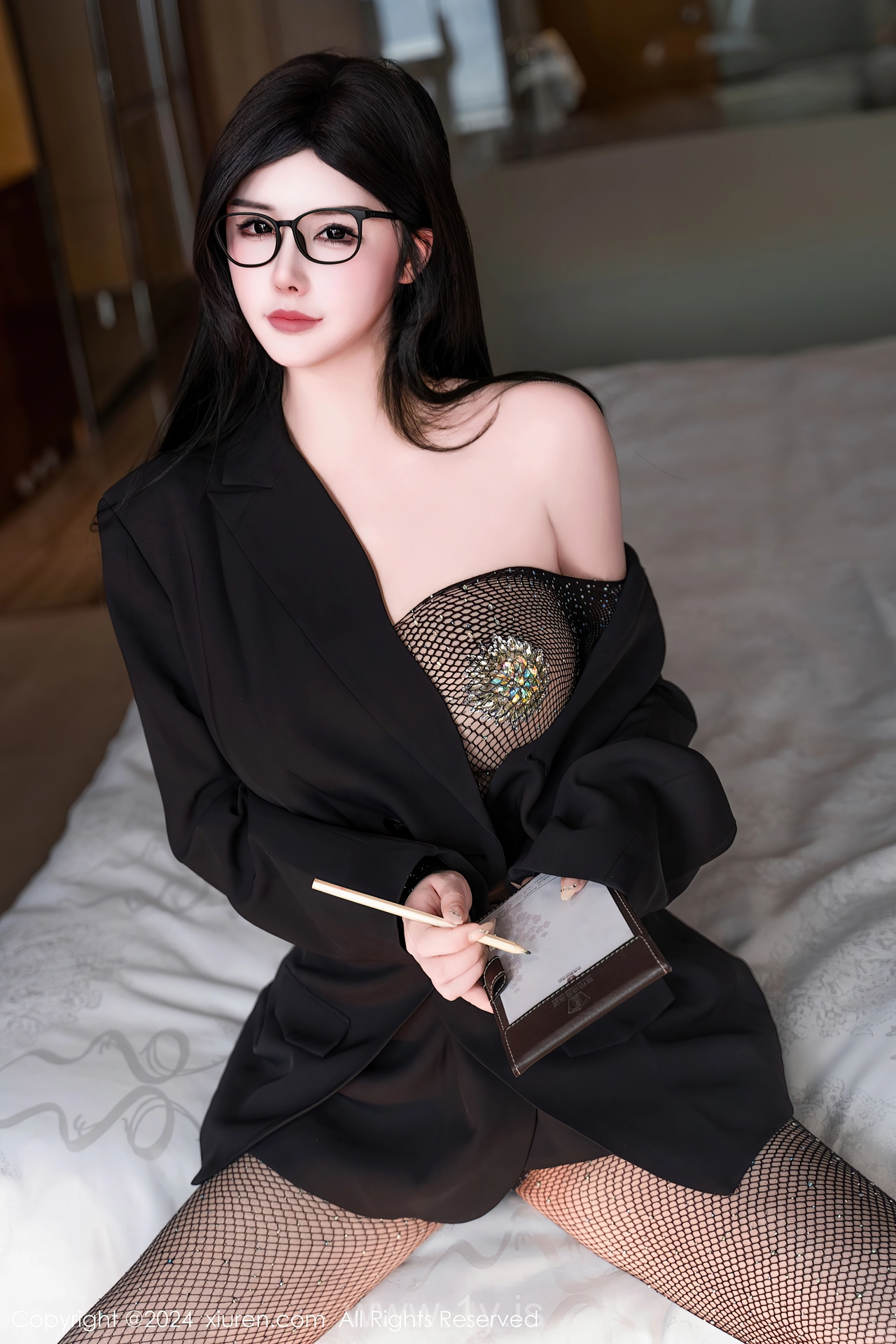 XIUREN(秀人网) No.8328 Glamorous & Slender Asian Belle 陈芊儿