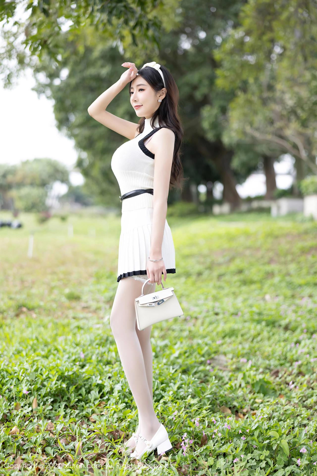 XIUREN(秀人网) No.8334 Flawless & Decent Asian Sweetie 王馨瑶yanni