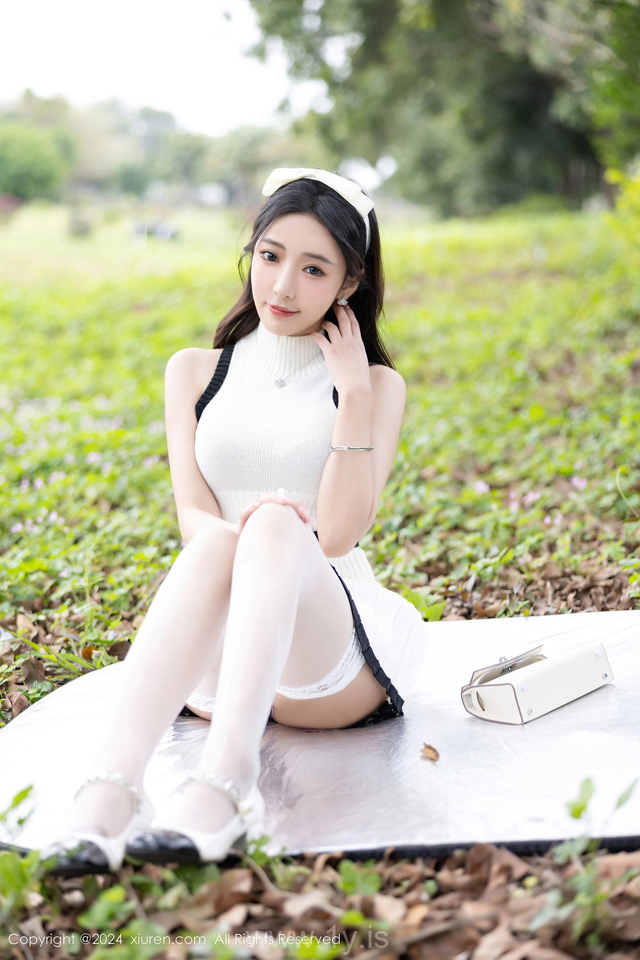 XIUREN(秀人网) No.8334 Flawless & Decent Asian Sweetie 王馨瑶yanni