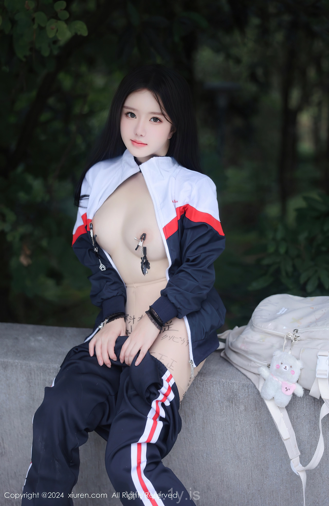 XIUREN(秀人网) No.8335 Appealing & Delicate Chinese Women 小薯条nienie