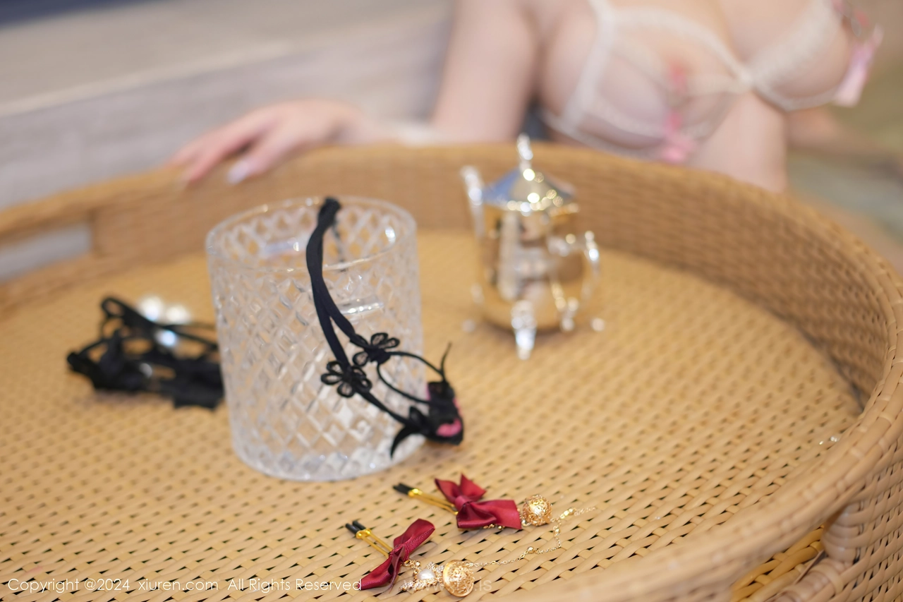 XIUREN(秀人网) No.8340 Innocent & Alluring Chinese Femme fatale 妲己_Toxic