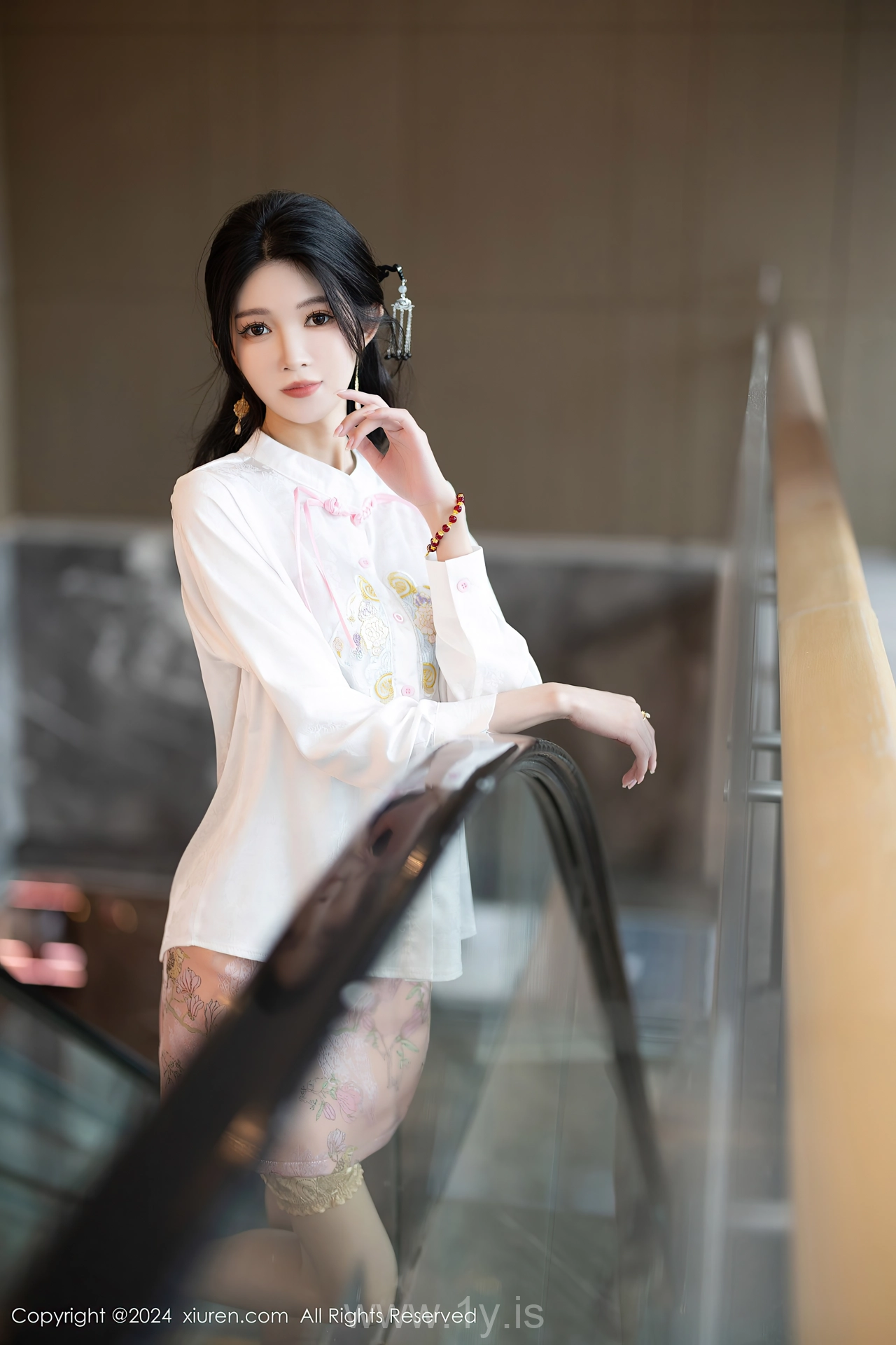 XIUREN(秀人网) No.8347 Voluptuous & Quiet Chinese Beauty 程程程-