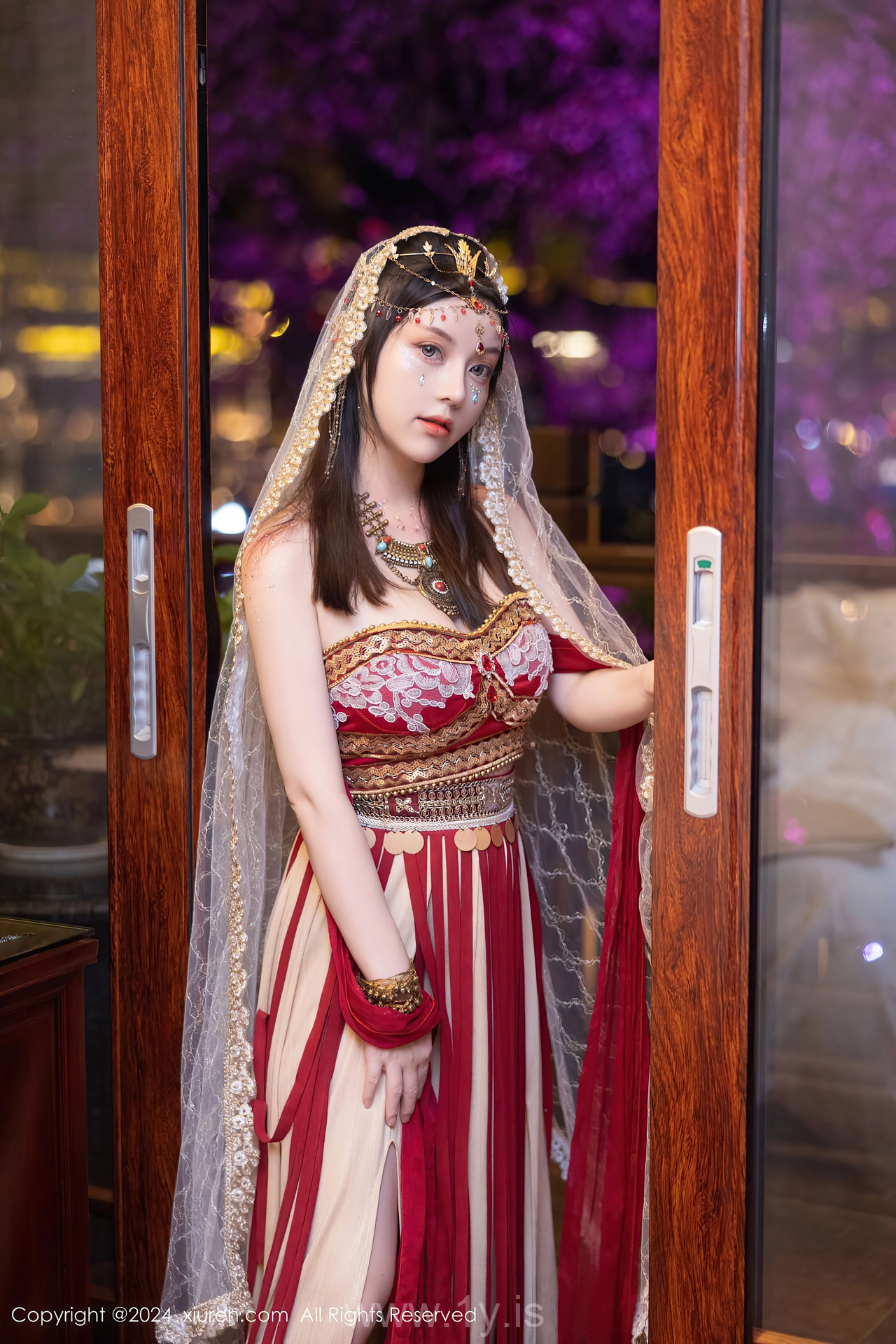 XIUREN(秀人网) No.8349 Classy Chinese Beauty Queen 豆瓣酱