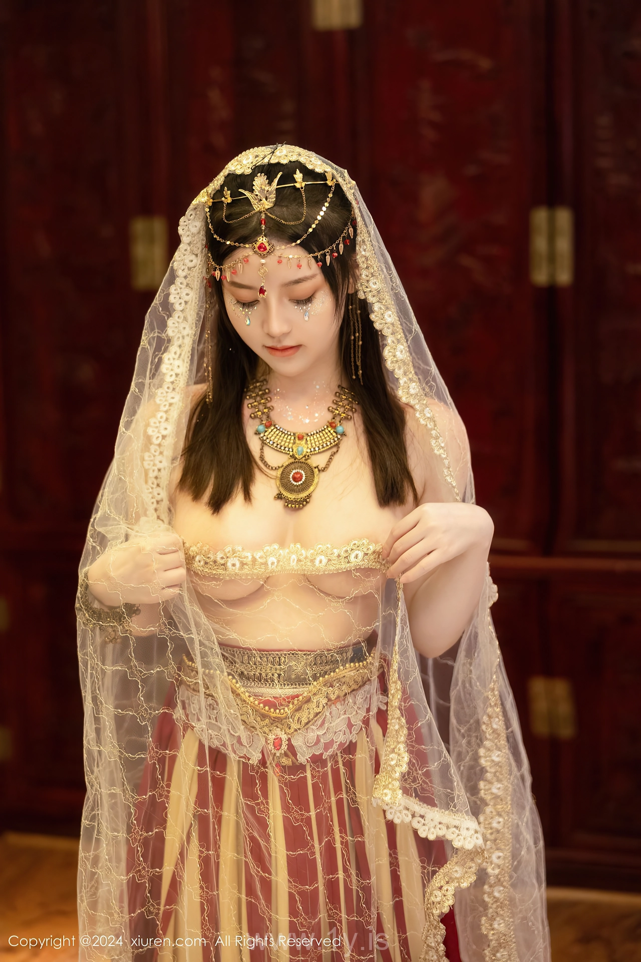 XIUREN(秀人网) No.8349 Classy Chinese Beauty Queen 豆瓣酱