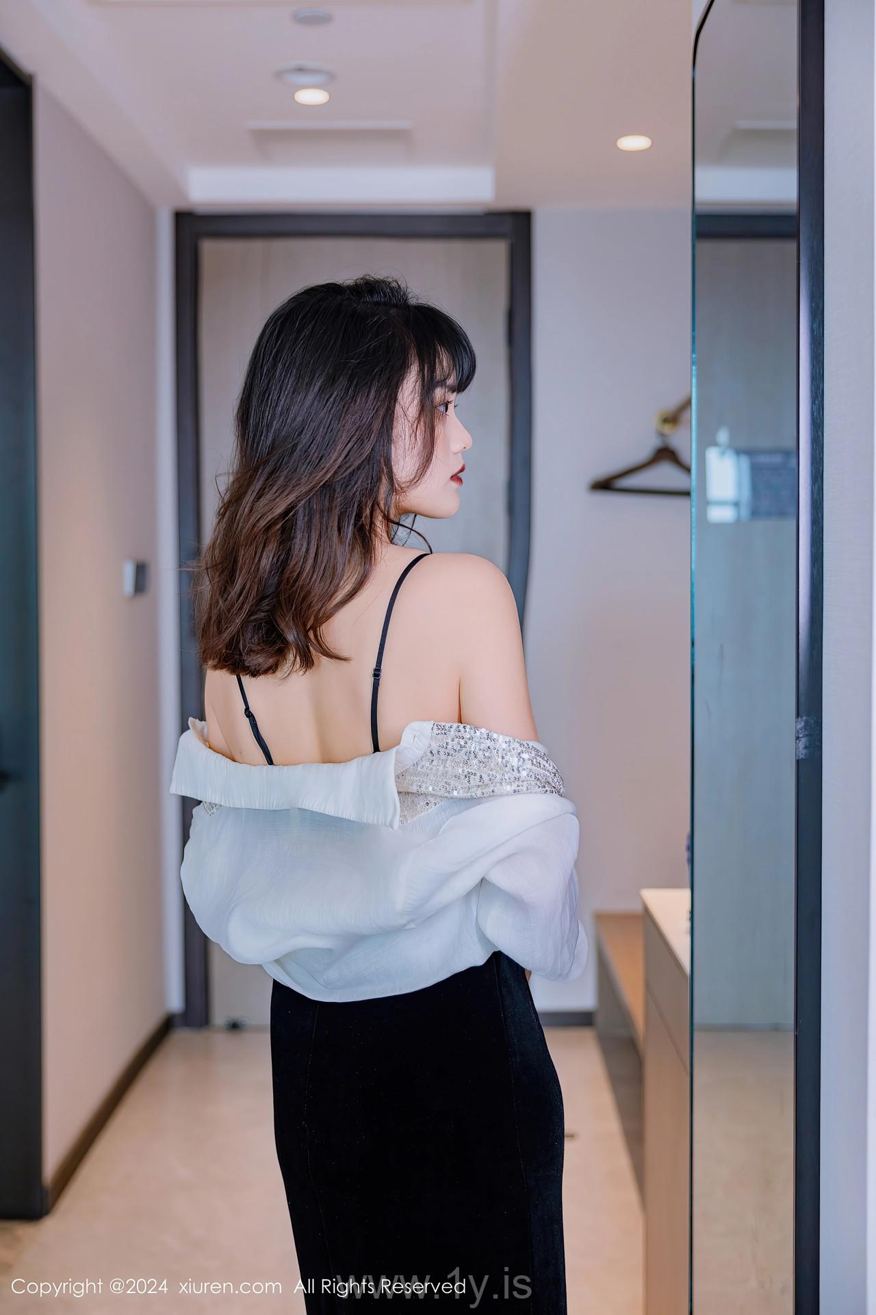 XIUREN(秀人网) No.8353 Flawless Chinese Starlet 唐安诺