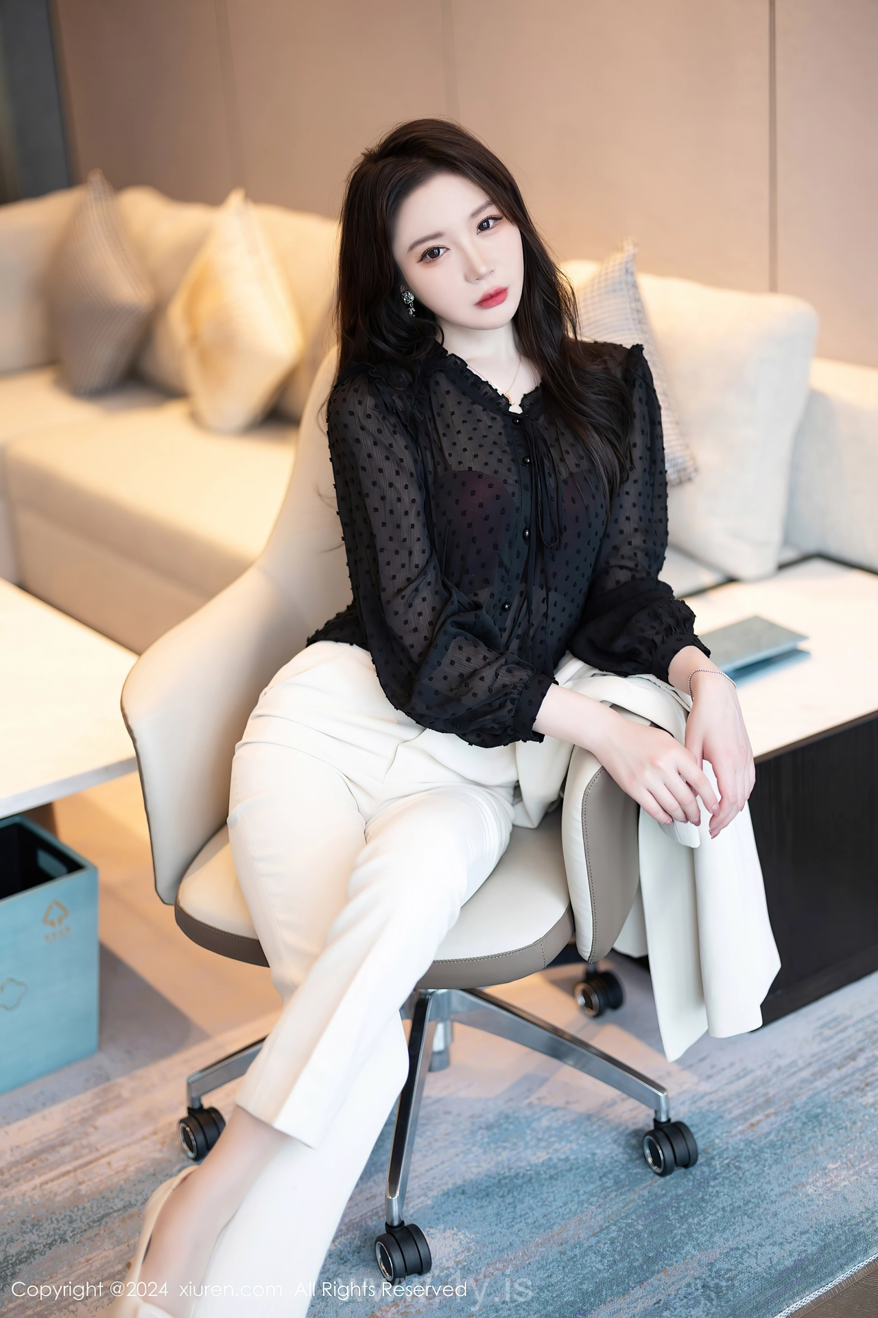 XIUREN(秀人网) No.8354 Sparkling & Gorgeous Chinese Fox 梦心玥