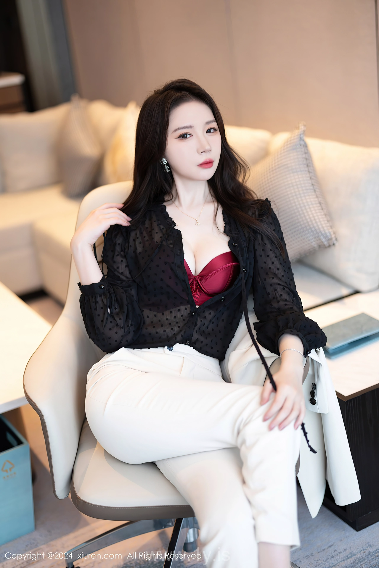 XIUREN(秀人网) No.8354 Sparkling & Gorgeous Chinese Fox 梦心玥