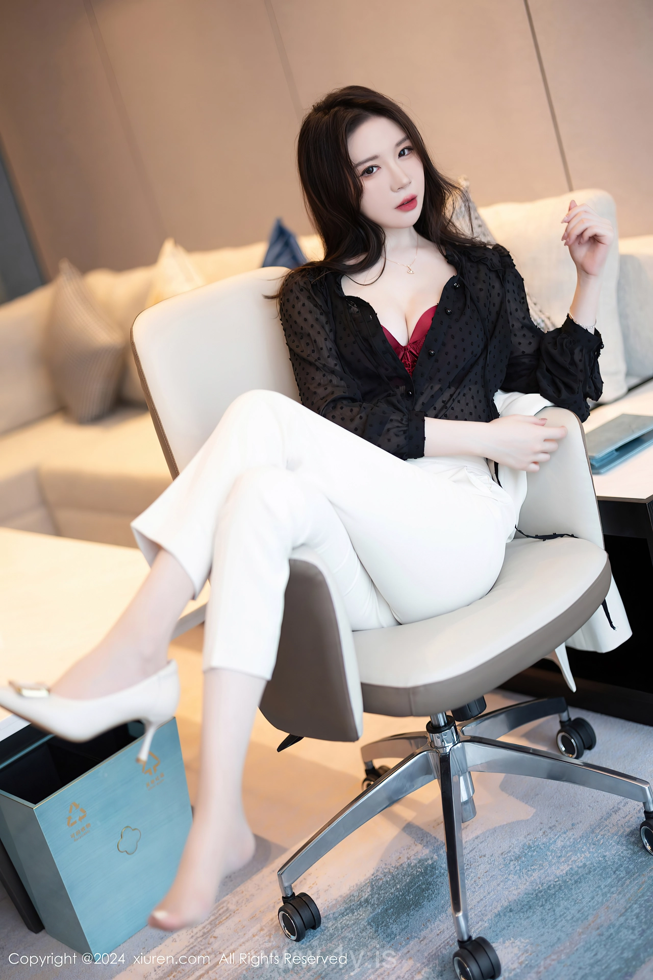 XIUREN(秀人网) No.8354 Sparkling & Gorgeous Chinese Fox 梦心玥