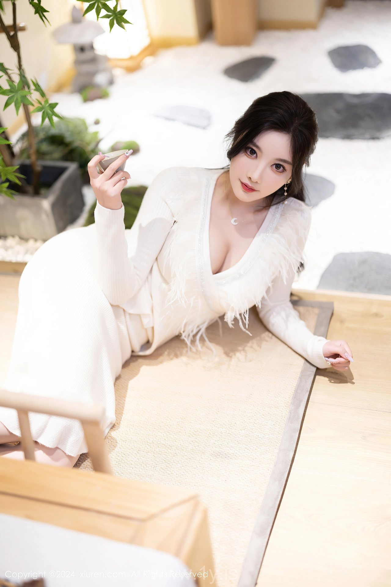 XIUREN(秀人网) No.8363 Mesmerizing & Voluptuous Asian Temptress 杨晨晨Yome