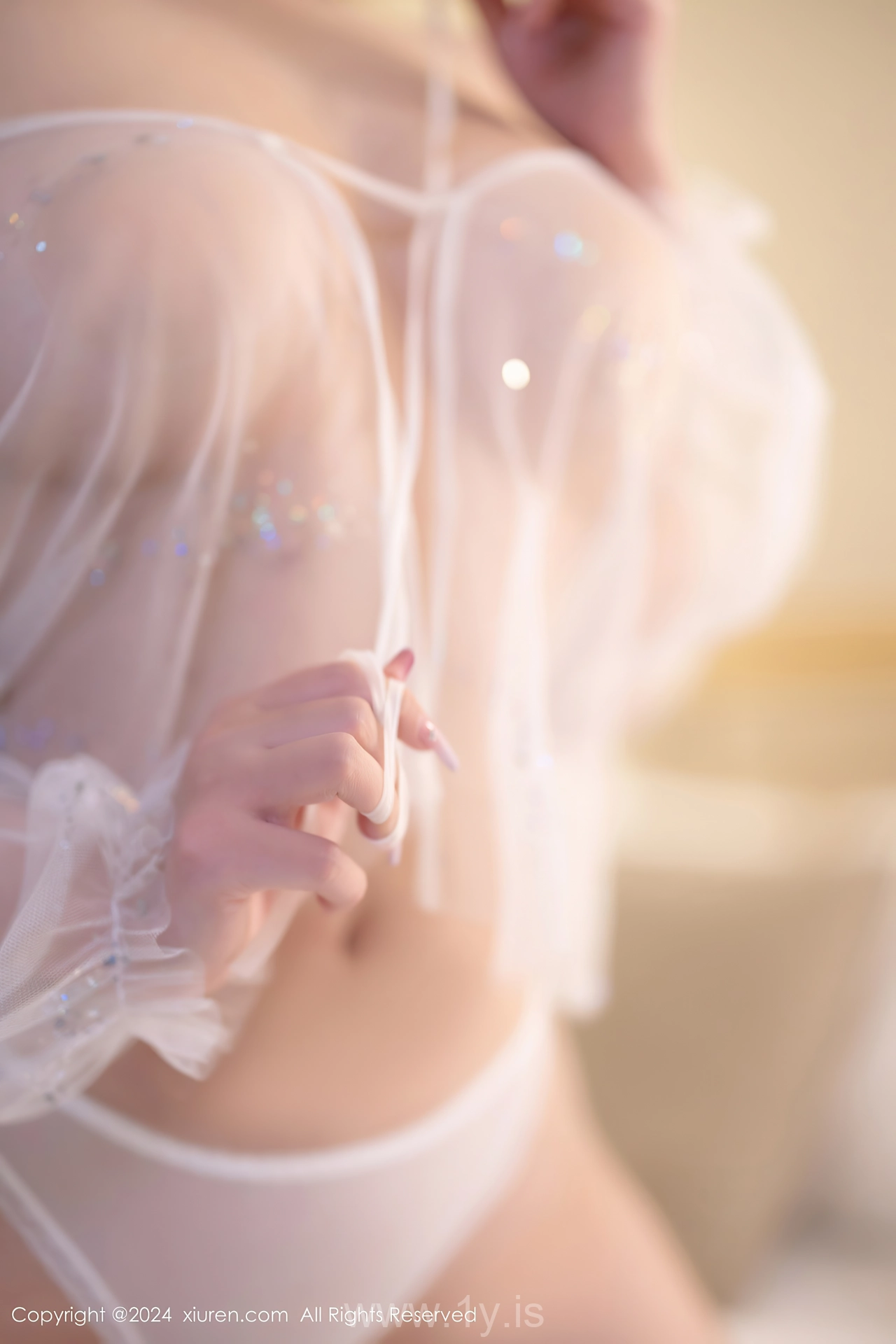 XIUREN(秀人网) No.8363 Mesmerizing & Voluptuous Asian Temptress 杨晨晨Yome