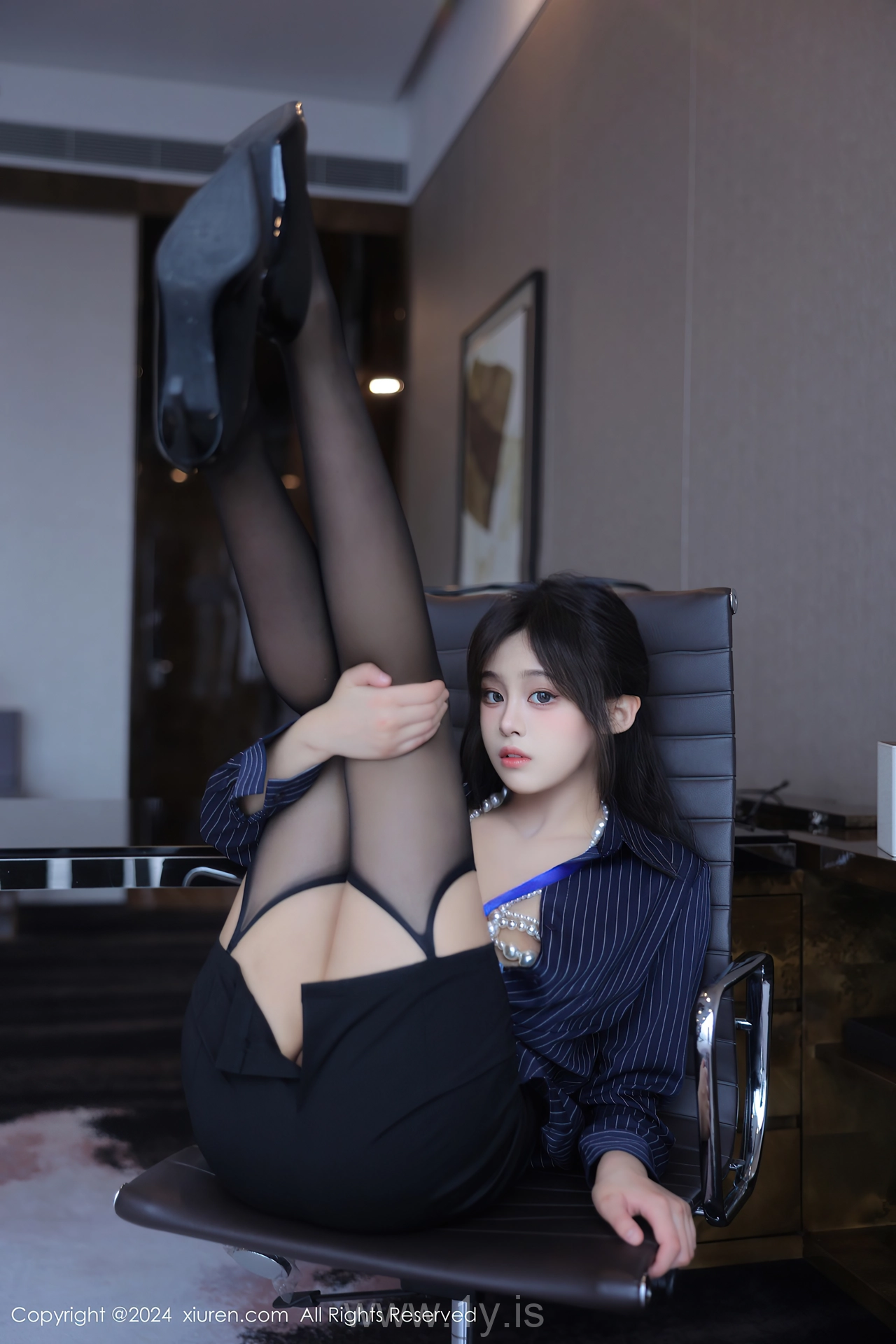 XIUREN(秀人网) No.8373 Sexy Asian Homebody Girl 王心悦