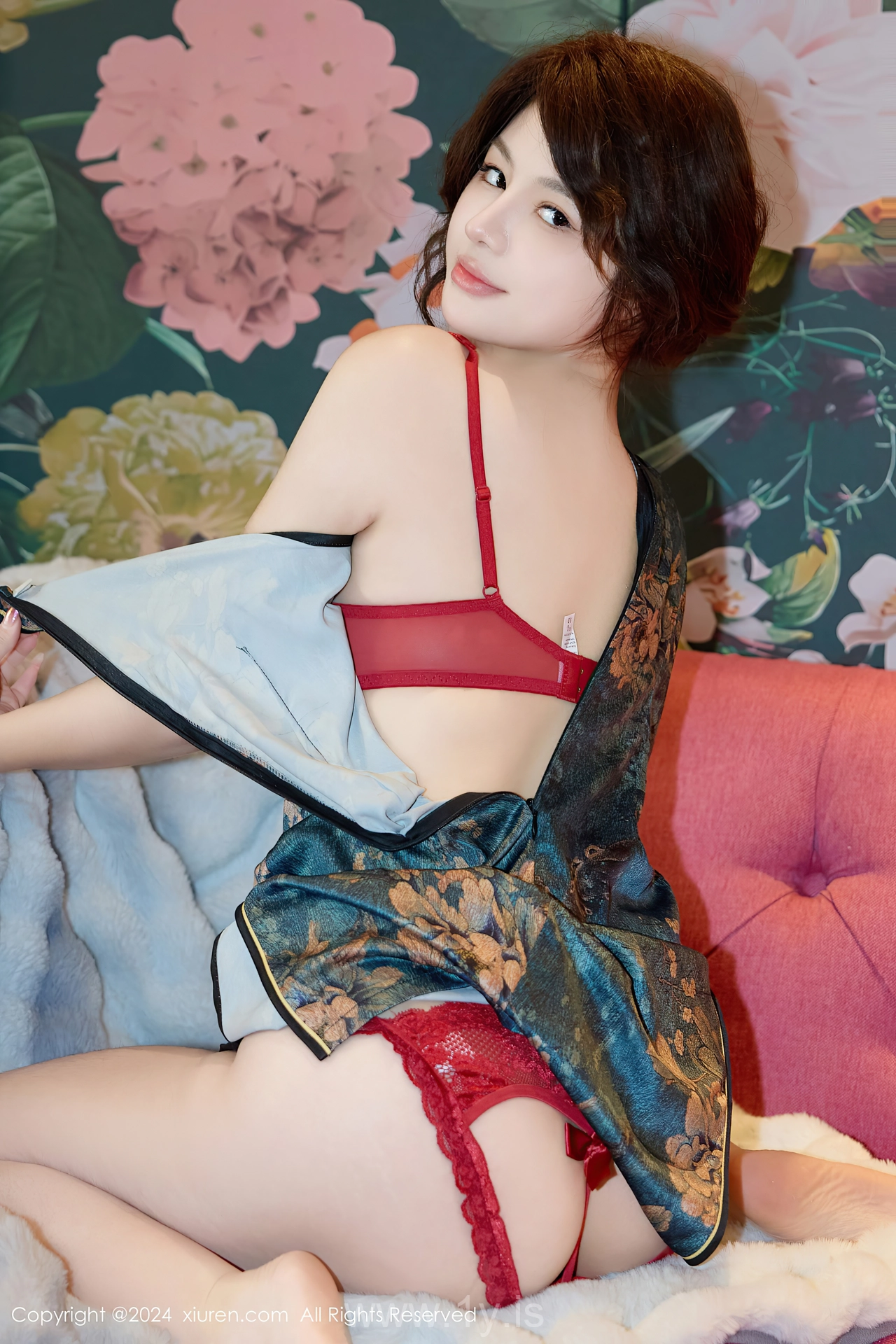 XIUREN(秀人网) No.8374 Pretty & Angelic Asian Chick 沈思怡