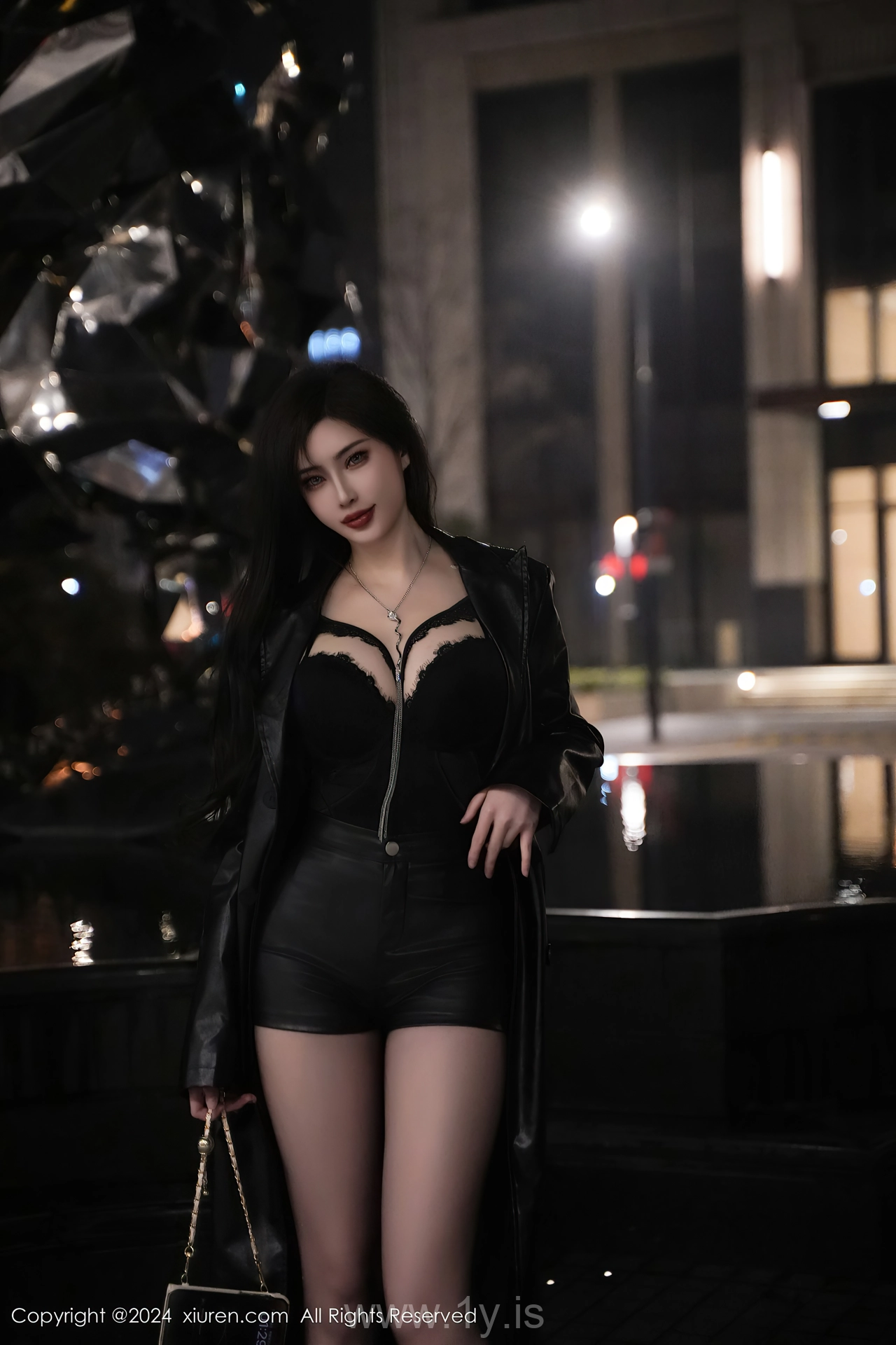 XIUREN(秀人网) No.8375 Alluring & Luminous Asian Maiden Carol周妍希X