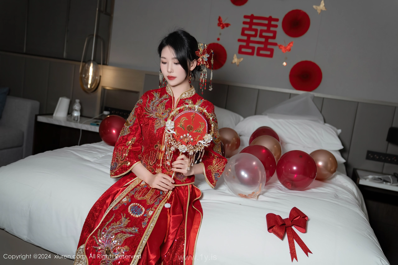 XIUREN(秀人网) No.8376 Refined Chinese Goddess 利世