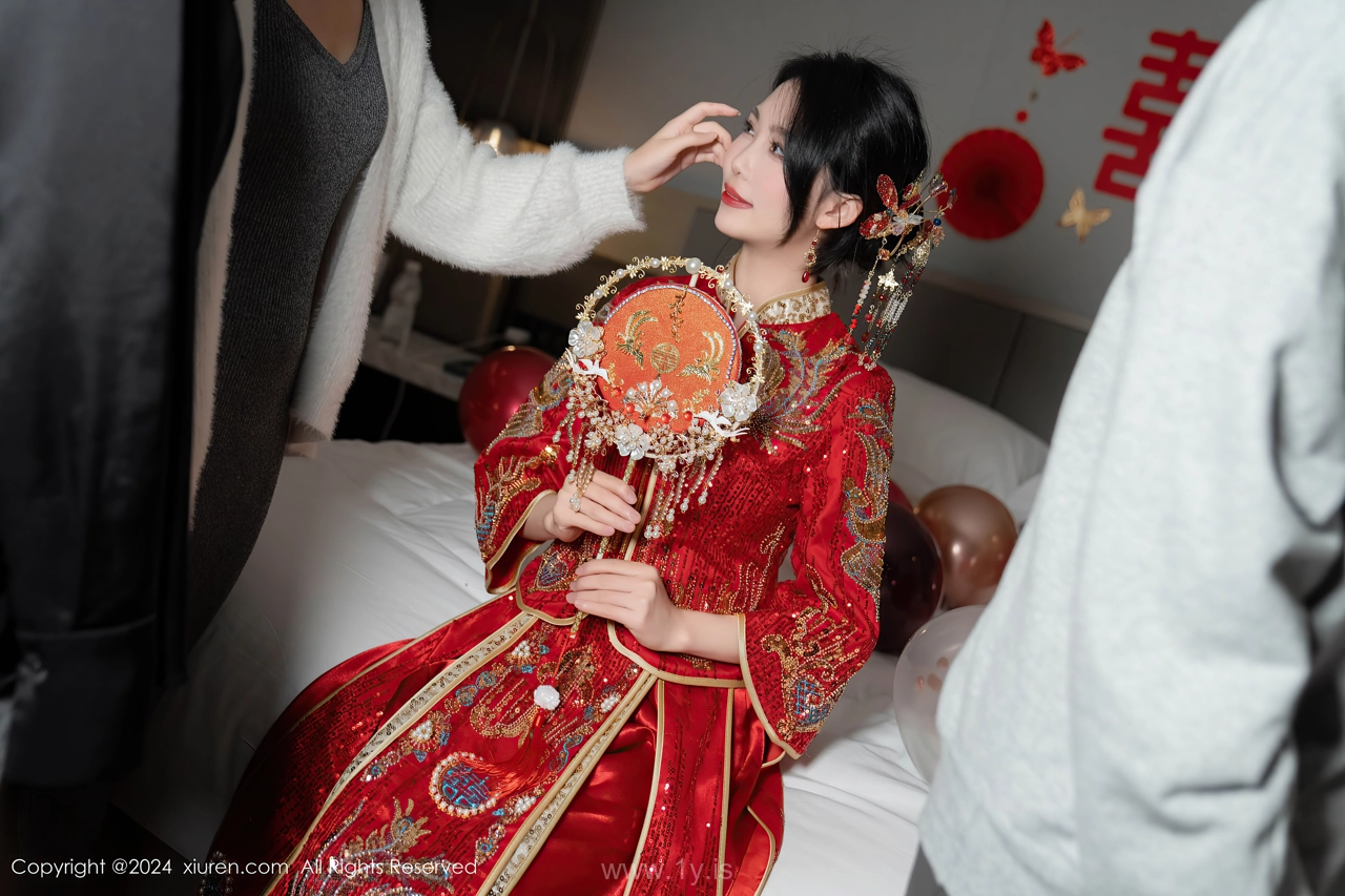 XIUREN(秀人网) No.8376 Refined Chinese Goddess 利世