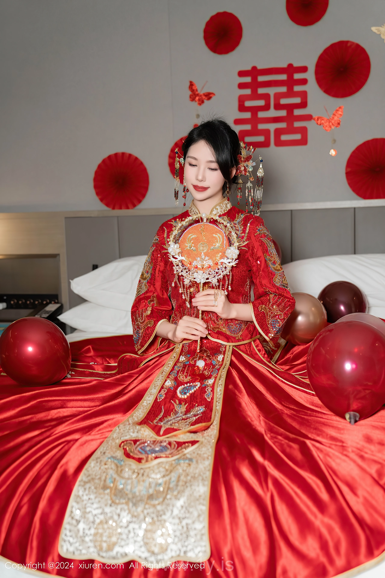 XIUREN(秀人网) No.8376 Refined Chinese Goddess 利世