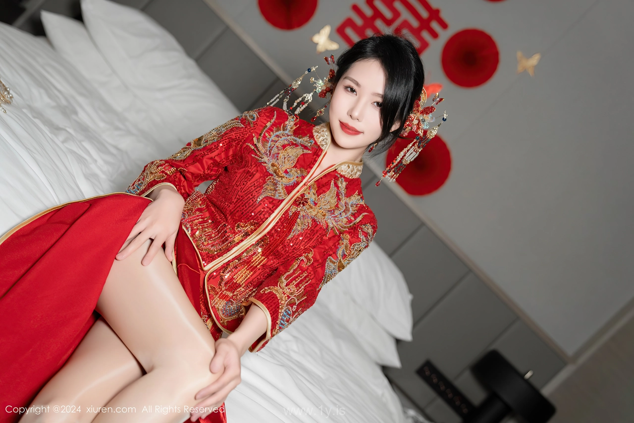 XIUREN(秀人网) No.8376 Refined Chinese Goddess 利世