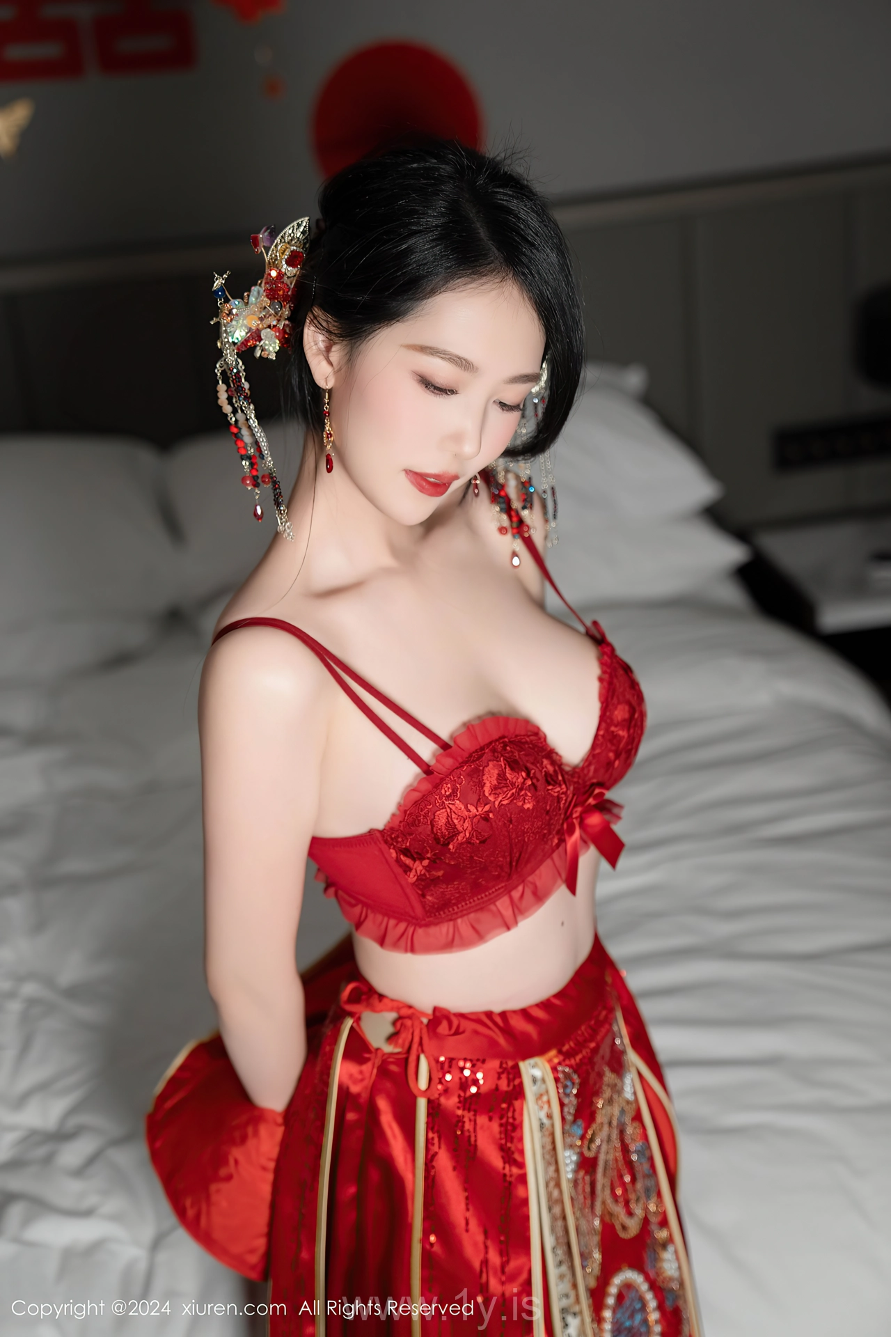 XIUREN(秀人网) No.8376 Refined Chinese Goddess 利世
