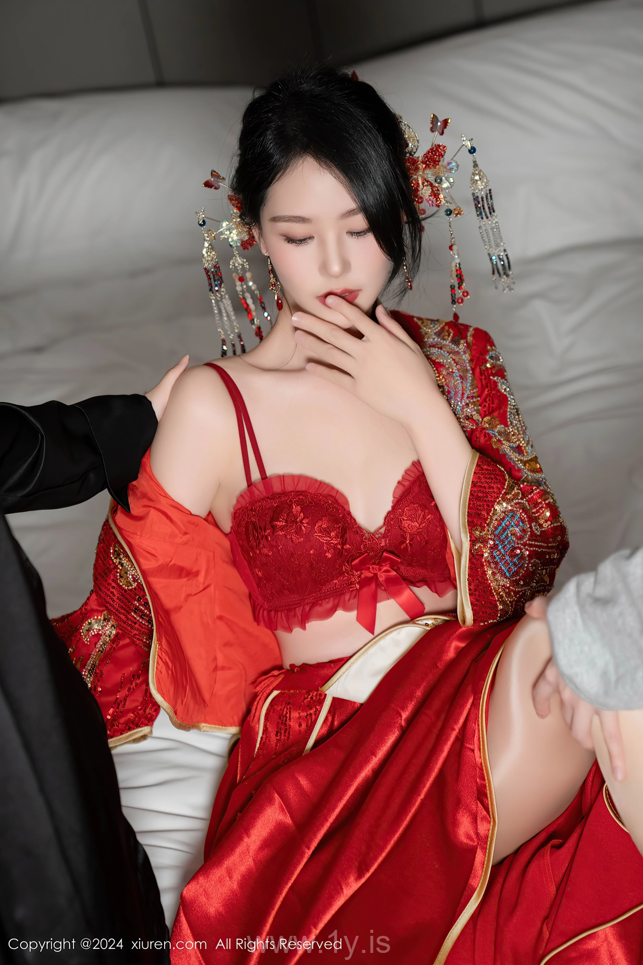 XIUREN(秀人网) No.8376 Refined Chinese Goddess 利世