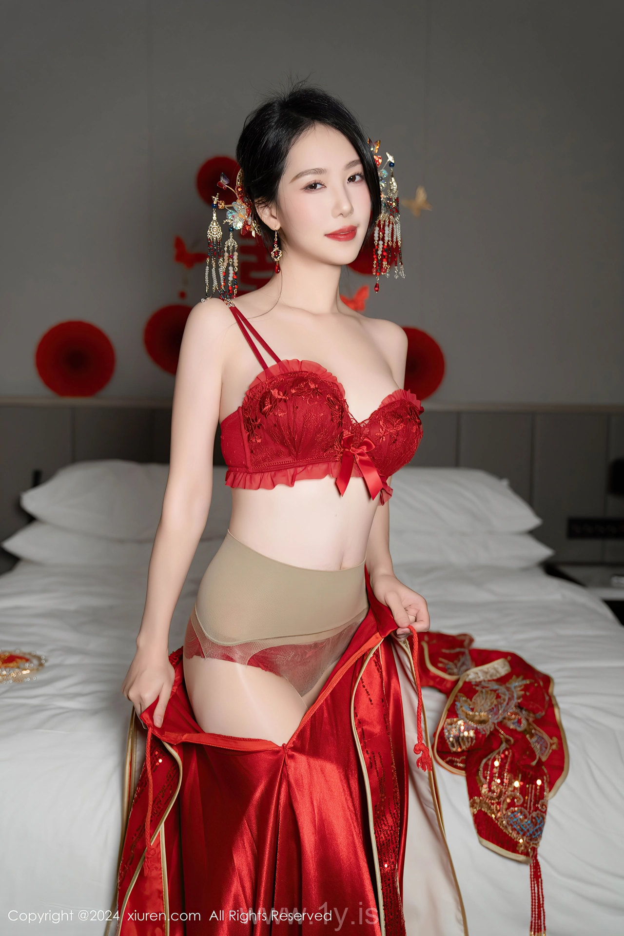 XIUREN(秀人网) No.8376 Refined Chinese Goddess 利世