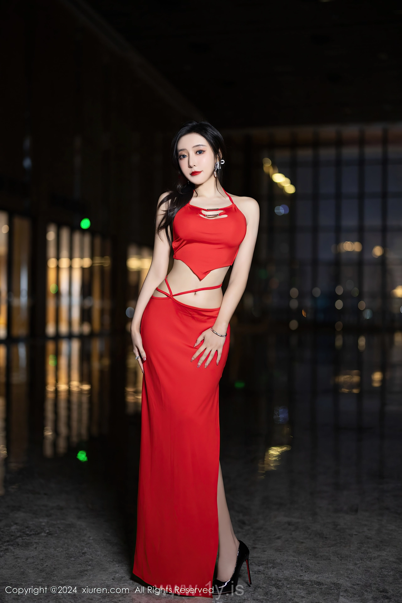 XIUREN(秀人网) No.8378 Sparkling & Trendy Asian Charmer 王馨瑶yanni