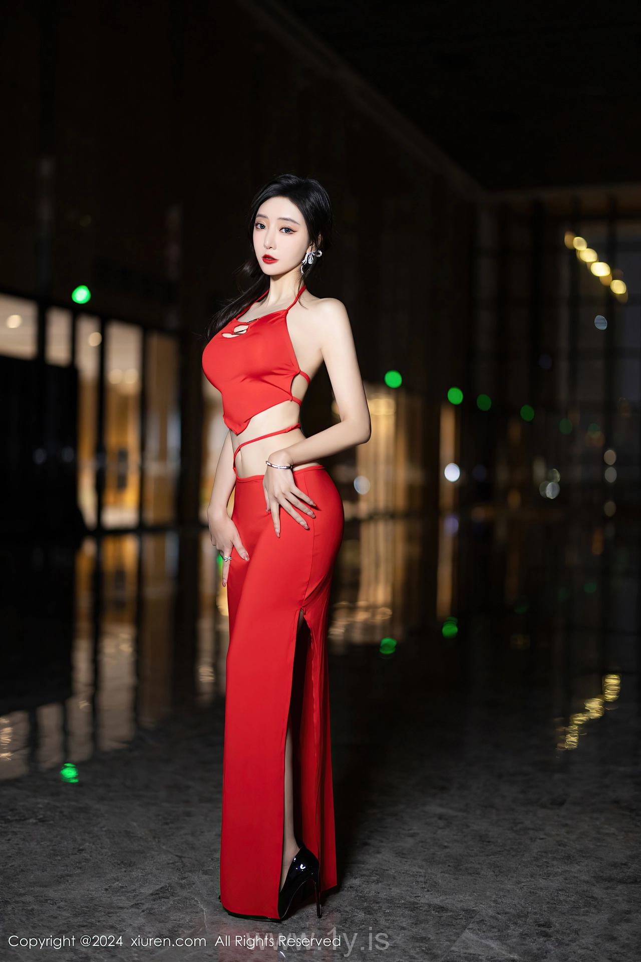 XIUREN(秀人网) No.8378 Sparkling & Trendy Asian Charmer 王馨瑶yanni