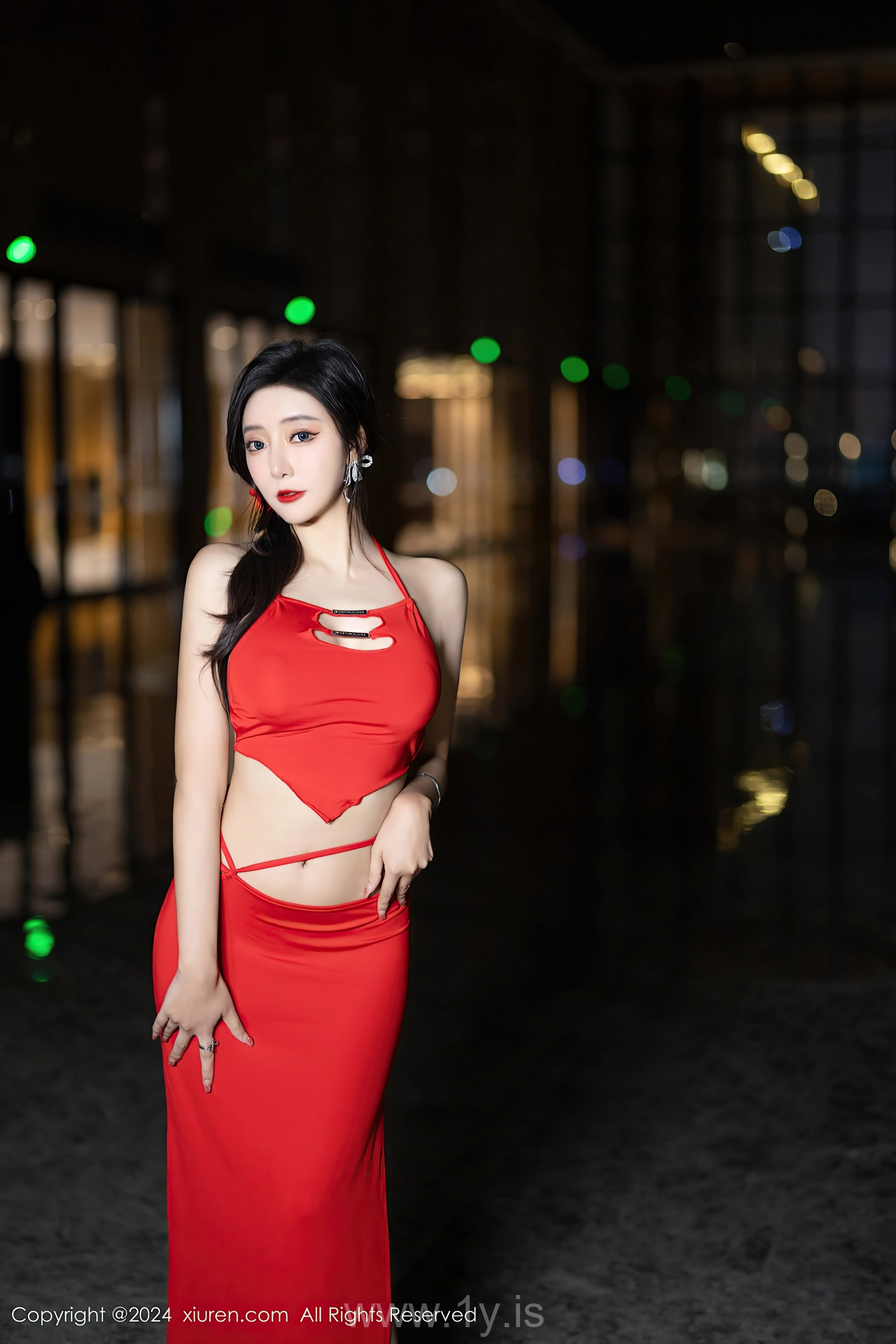 XIUREN(秀人网) No.8378 Sparkling & Trendy Asian Charmer 王馨瑶yanni