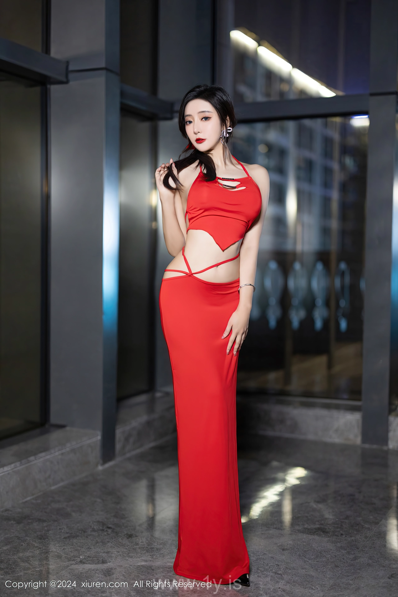 XIUREN(秀人网) No.8378 Sparkling & Trendy Asian Charmer 王馨瑶yanni