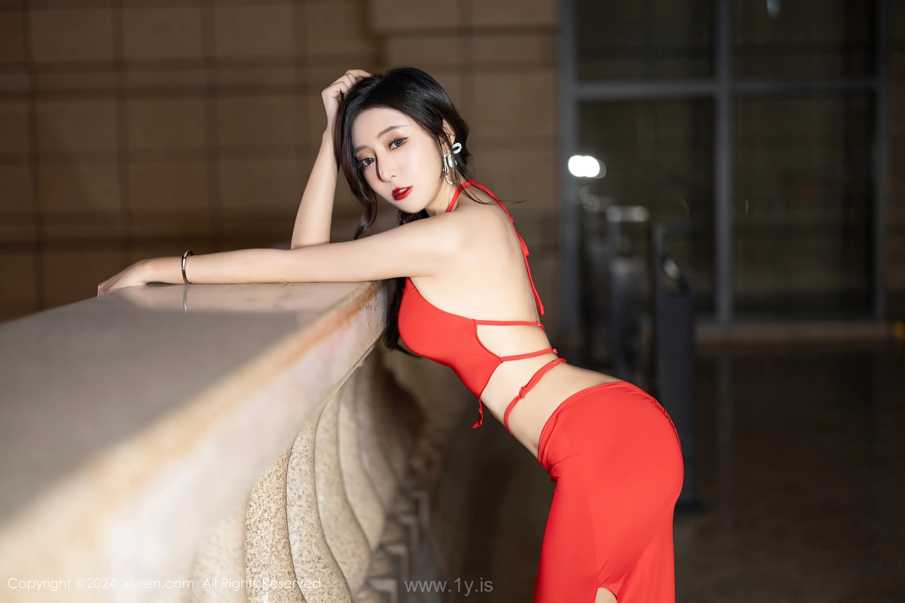 XIUREN(秀人网) No.8378 Sparkling & Trendy Asian Charmer 王馨瑶yanni
